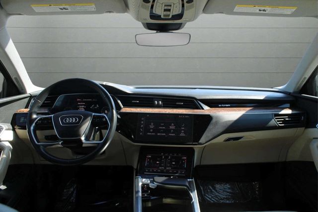 2019 Audi e-tron quattro Prestige AWD 4dr SUV - 22925077 - 14
