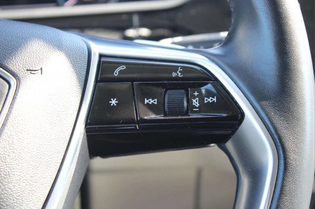 2019 Audi e-tron quattro Prestige AWD 4dr SUV - 22925077 - 19