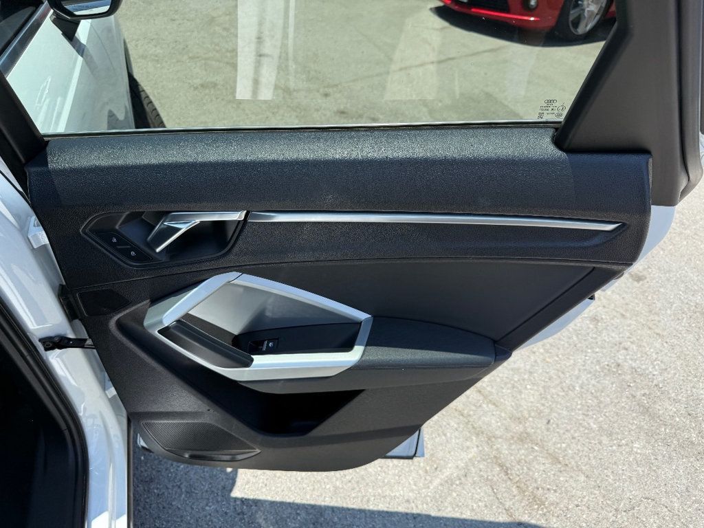 2019 Audi Q3 2.0 TFSI Premium Plus quattro - 22877194 - 16