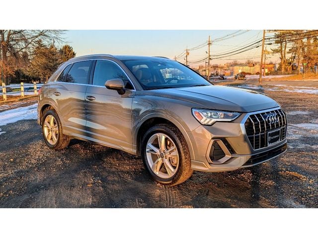 2019 Audi Q3 S Line Premium Plus photo 3