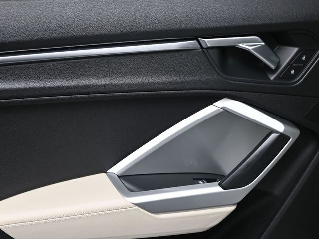 2019 Audi Q3 2.0 TFSI S line Premium Plus quattro - 23012191 - 13