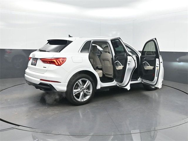 2019 Audi Q3 2.0 TFSI S line Premium Plus quattro - 22988747 - 38