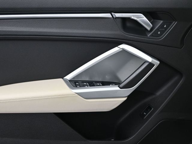 2019 Audi Q3 2.0 TFSI S line Premium Plus quattro - 22992159 - 10