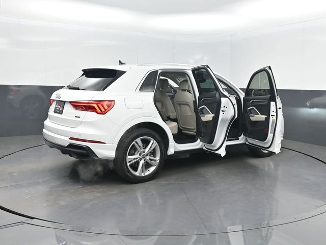 2019 Audi Q3 2.0 TFSI S line Premium Plus quattro - 22992159 - 38