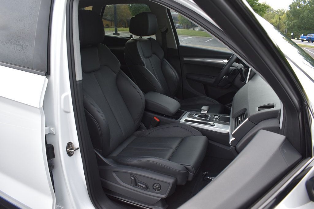 2019 Audi Q5 TFSI Prestige photo 2