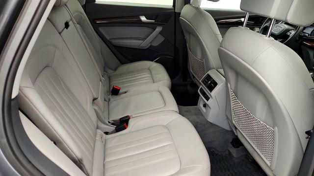 2019 Audi Q5 Premium 45 TFSI quattro with Convenience Pkg & Panoramic Sunroof - 22970652 - 22