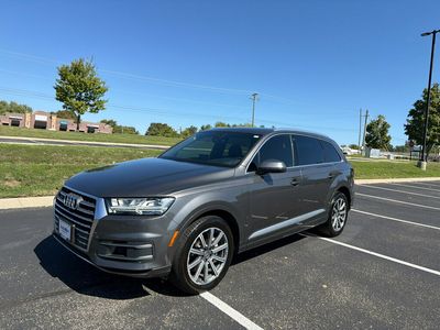 2019 Audi Q7 - WA1AAAF7XKD049045