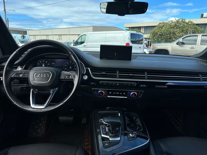 2019 Audi Q7 55 Premium Plus photo 9