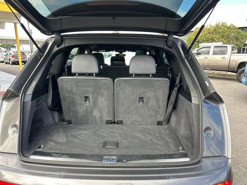 2019 Audi Q7 55 Premium Plus photo 16