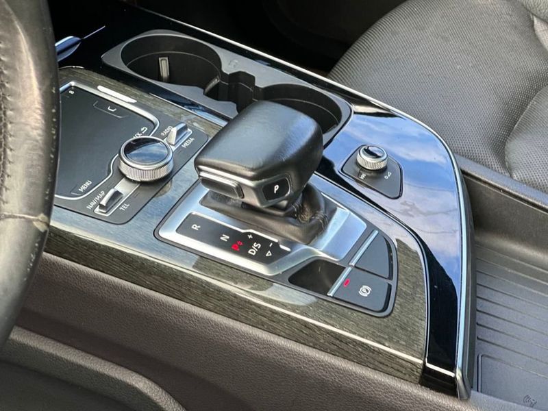 2019 Audi Q7 55 Premium Plus photo 17