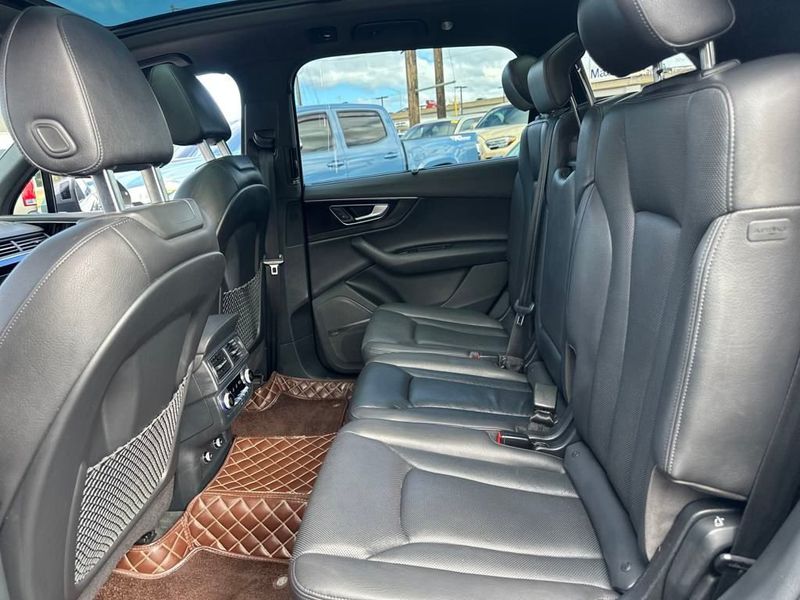 2019 Audi Q7 55 Premium Plus photo 18