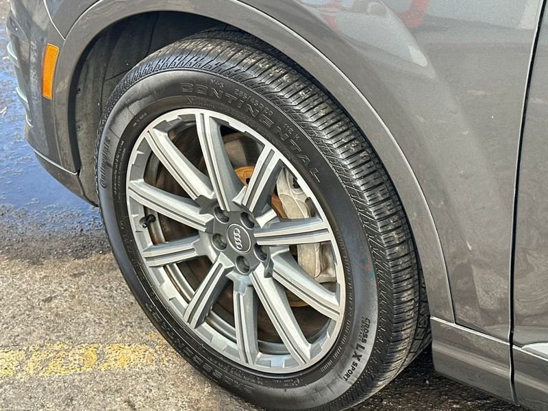 2019 Audi Q7 55 Premium Plus photo 19