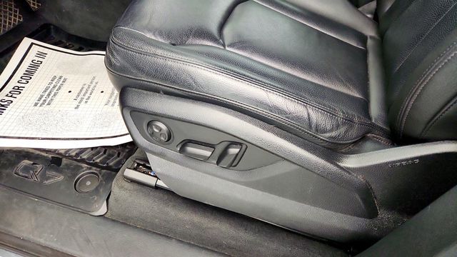 2019 Audi Q7 Premium Plus 55 TFSI quattro with 20'' Wheels & Cold Weather Pkg - 22957579 - 11