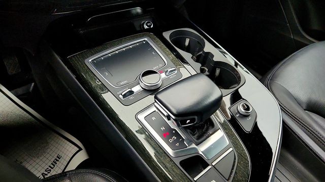 2019 Audi Q7 Premium Plus 55 TFSI quattro with 20'' Wheels & Cold Weather Pkg - 22957579 - 16