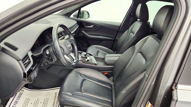 2019 Audi Q7 Premium Plus 55 TFSI quattro with 20'' Wheels & Cold Weather Pkg - 22957579 - 19