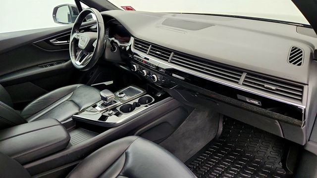 2019 Audi Q7 Premium Plus 55 TFSI quattro with 20'' Wheels & Cold Weather Pkg - 22957579 - 25