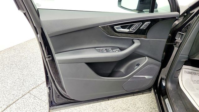 2019 Audi Q7 Prestige 55 TFSI quattro w/ 21'' Wheels & Cold Weather Package - 23011396 - 9