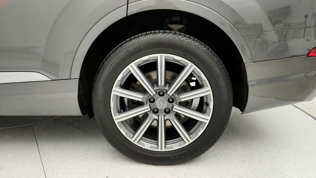 2019 Audi Q7 SE Premium Plus 45 TFSI quattro with Cold Weather Package - 22941000 - 8