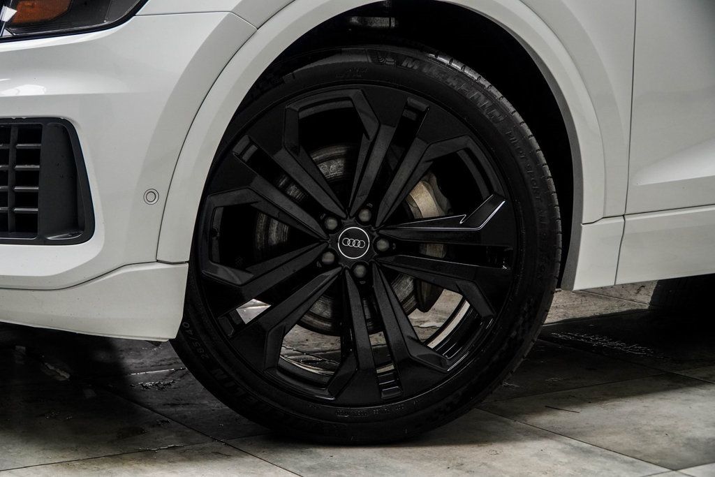 2019 Audi Q8 Prestige photo 3