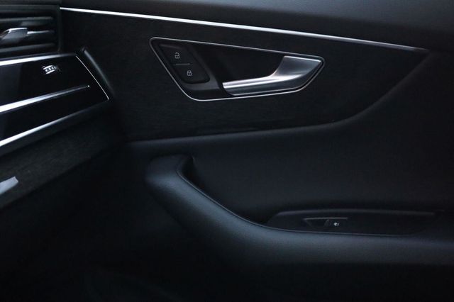 2019 Audi Q8 Premium - 23093847 - 38