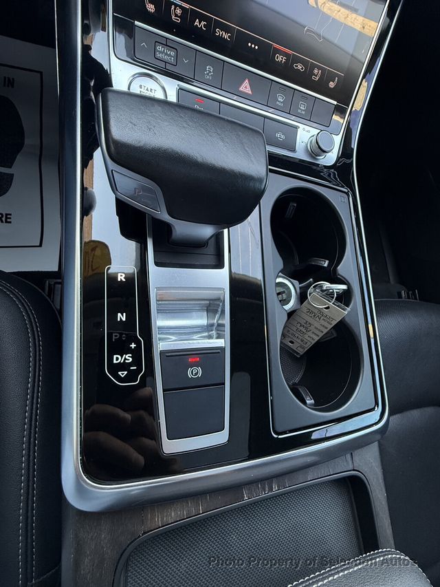 2019 Audi Q8 PREMIUM PLUS 55 TFSI QUATTRO w/DRIVER ASSISTANCE PACKAGE - 23094594 - 30