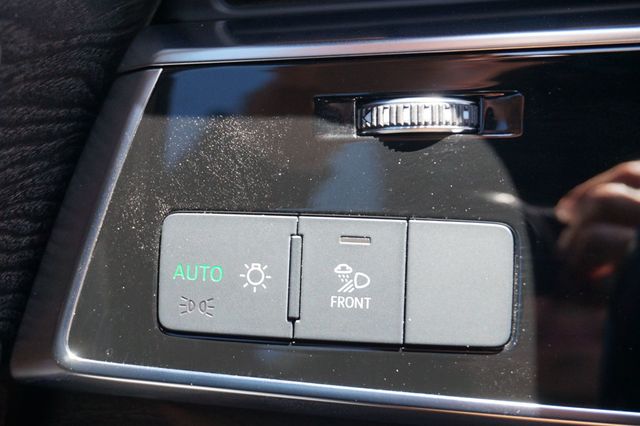 2019 Audi Q8 PREMIUM PLUS QUATTRO, S-LINE, PREMIUM WHEELS, PANO MOON ROOF - 23032874 - 26
