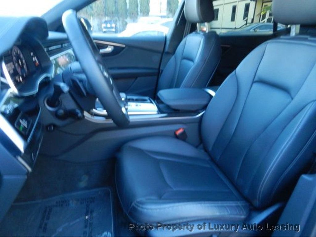 Audi Q8 photo 11