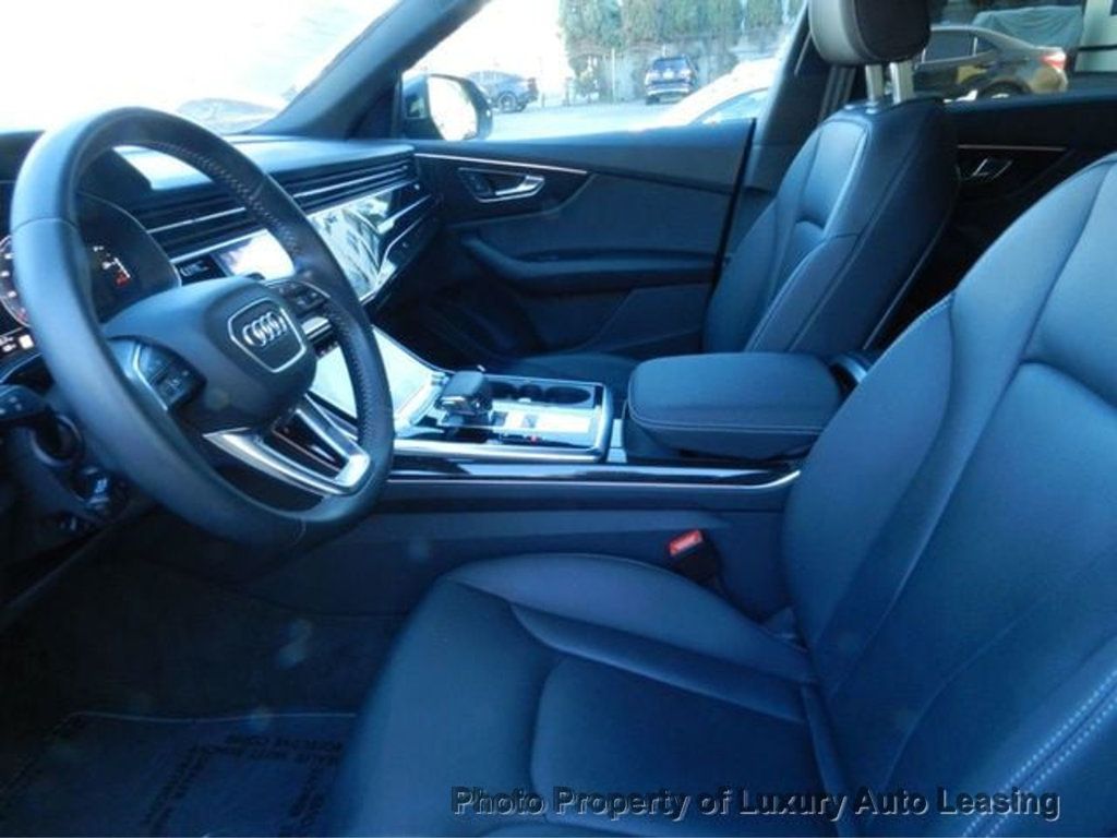 Audi Q8 photo 12