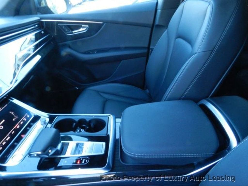 Audi Q8 photo 13
