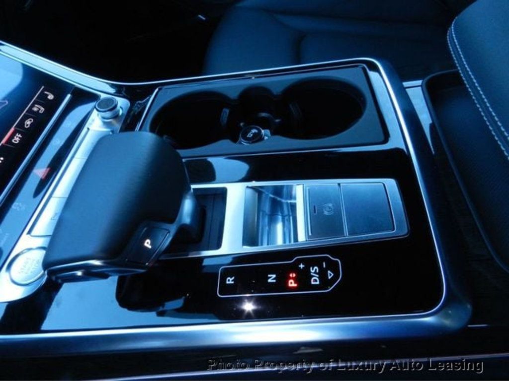Audi Q8 photo 16
