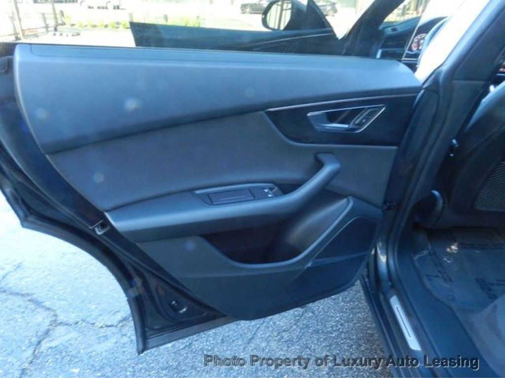 Audi Q8 photo 19