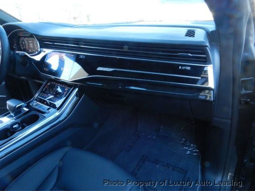Audi Q8 photo 26
