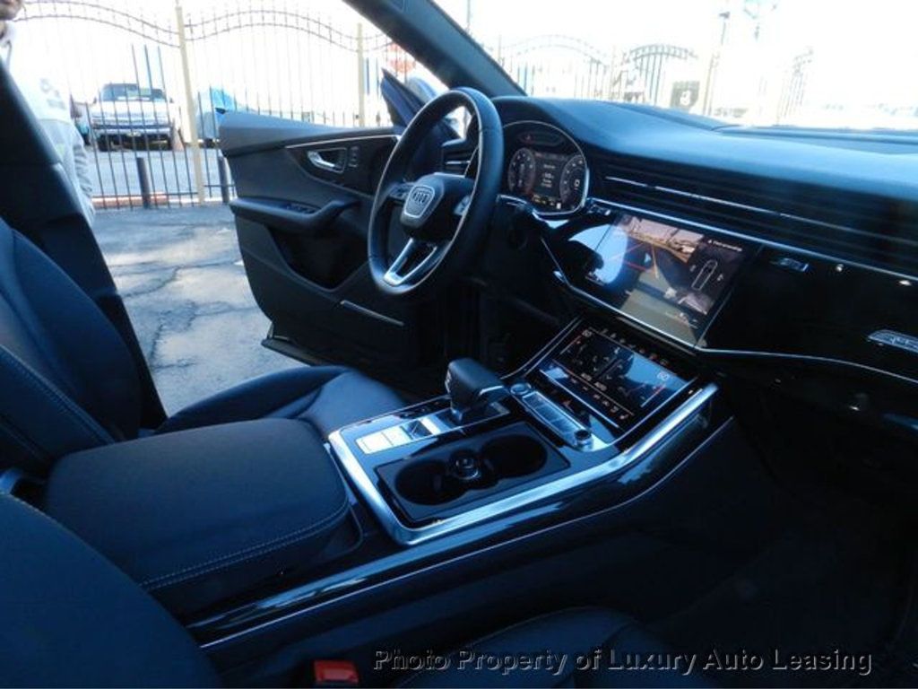 Audi Q8 photo 27