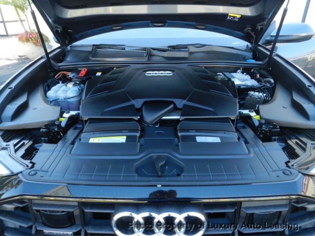 Audi Q8 photo 30