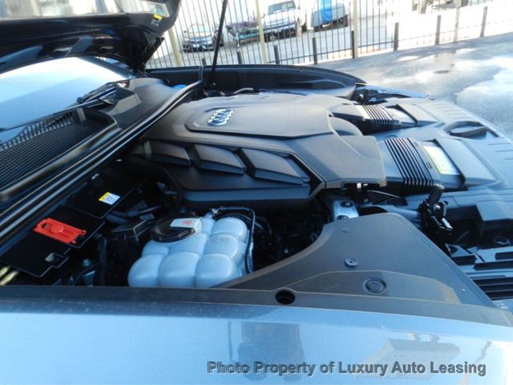 Audi Q8 photo 31