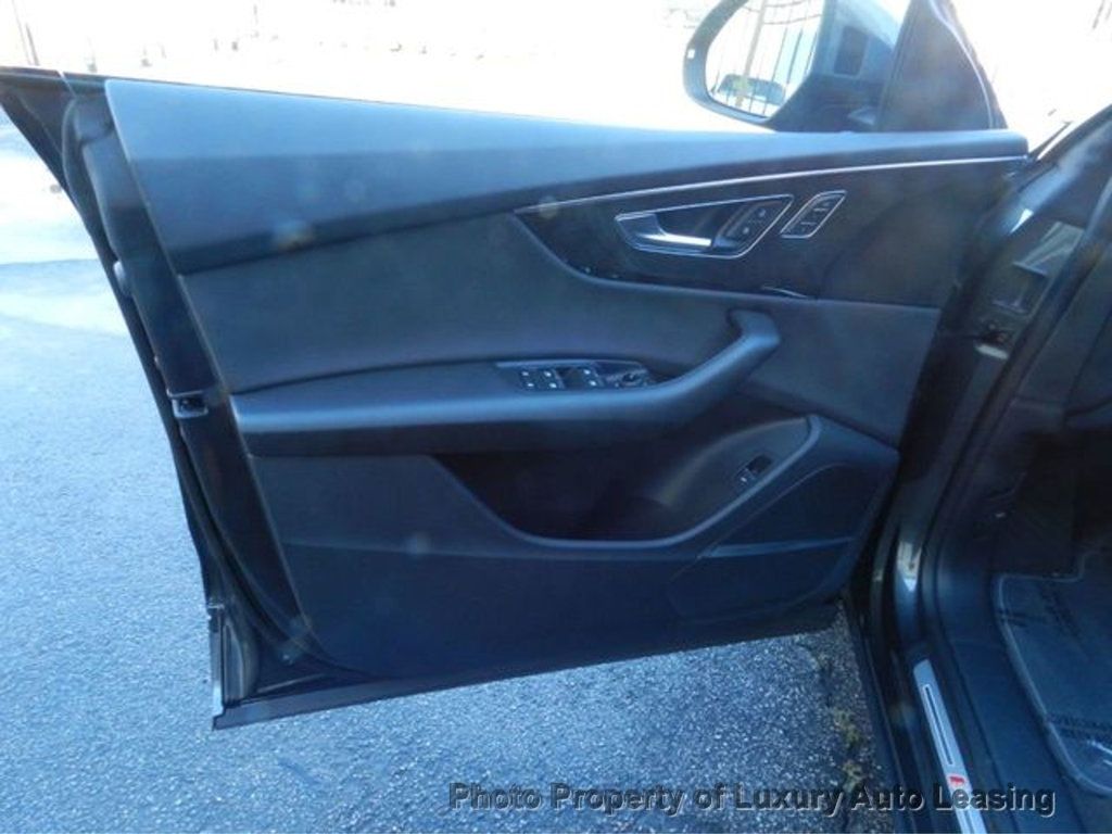 Audi Q8 photo 9