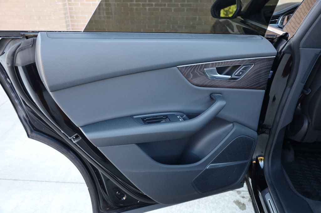 2019 Audi Q8 Prestige 55 photo 17