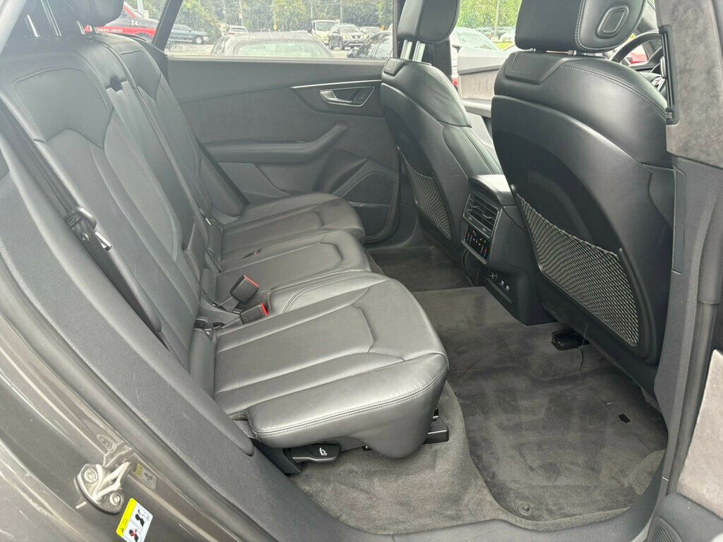 2019 Audi Q8 Prestige photo 17