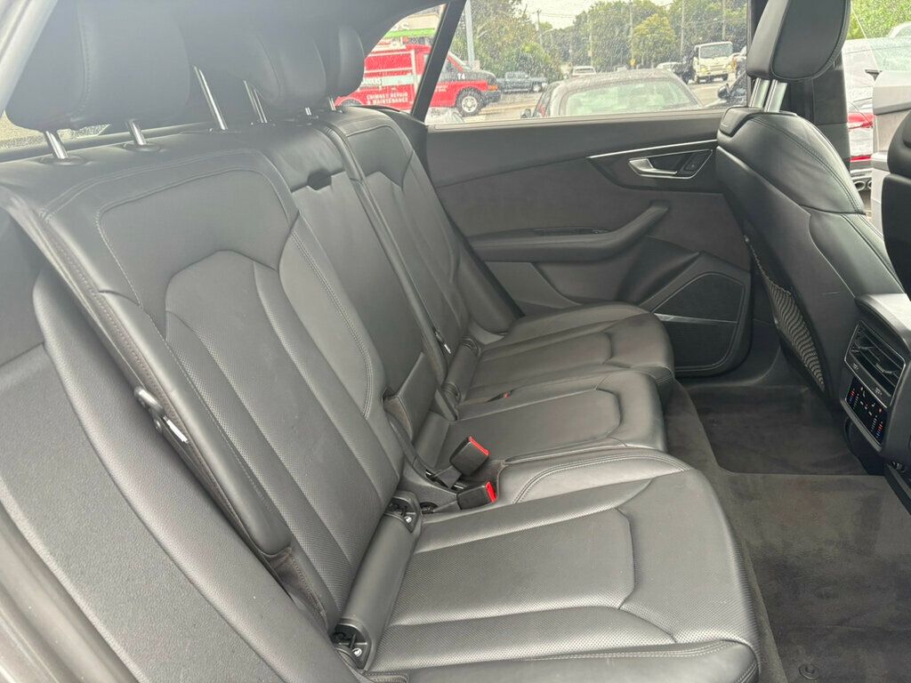 2019 Audi Q8 Prestige photo 18