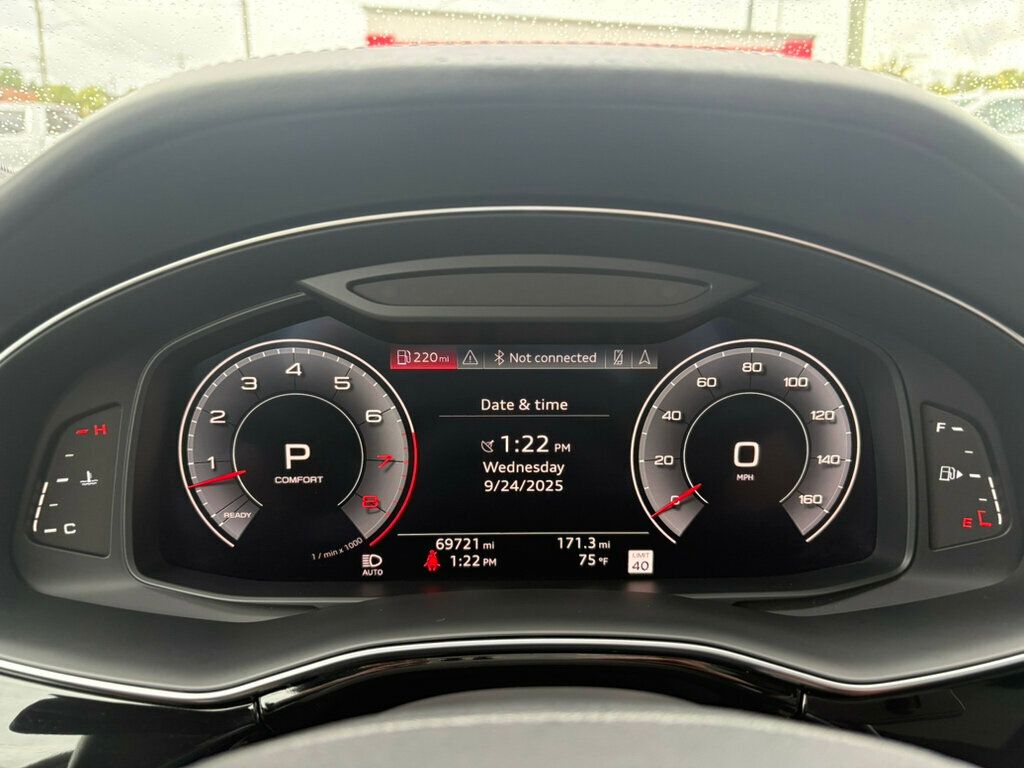 2019 Audi Q8 Prestige photo 23