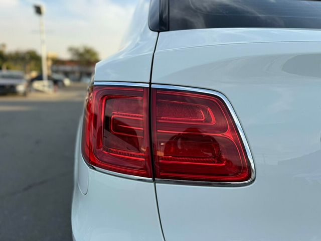 2019 Bentley Bentayga  - 23008441 - 28