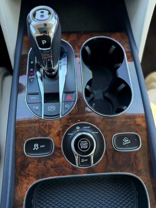 2019 Bentley Bentayga  - 23052002 - 17
