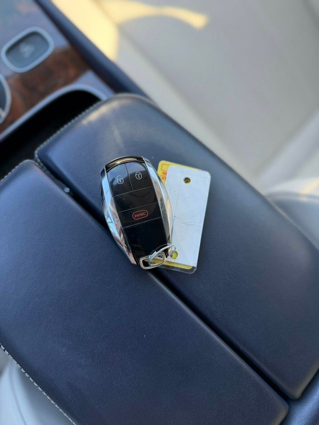 2019 Bentley Bentayga  - 23052002 - 24