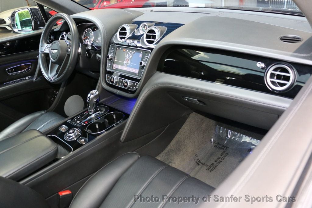 2019 Bentley Bentayga Black Specification  - 22890821 - 26