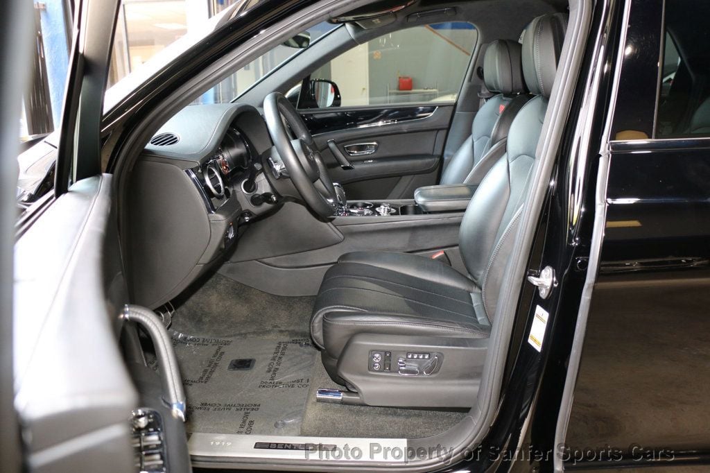 2019 Bentley Bentayga Black Specification  - 22890821 - 28