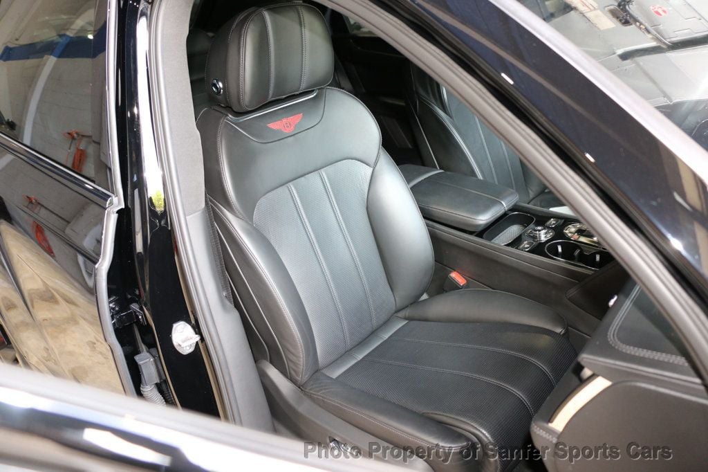 2019 Bentley Bentayga Black Specification  - 22890821 - 30