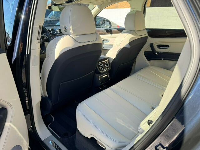 2019 Bentley Bentayga LocalTrade/MSRP$167725/V8/HeatedSeats/PanoramicRoof - 22748005 - 10