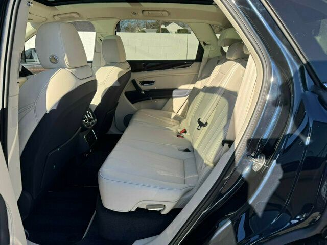 2019 Bentley Bentayga LocalTrade/MSRP$167725/V8/HeatedSeats/PanoramicRoof - 22748005 - 11