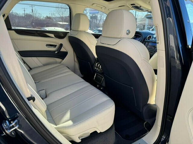 2019 Bentley Bentayga LocalTrade/MSRP$167725/V8/HeatedSeats/PanoramicRoof - 22748005 - 15