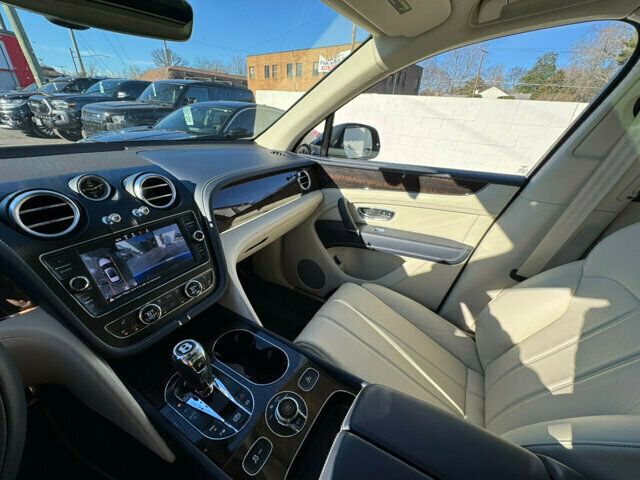 2019 Bentley Bentayga LocalTrade/MSRP$167725/V8/HeatedSeats/PanoramicRoof - 22748005 - 29